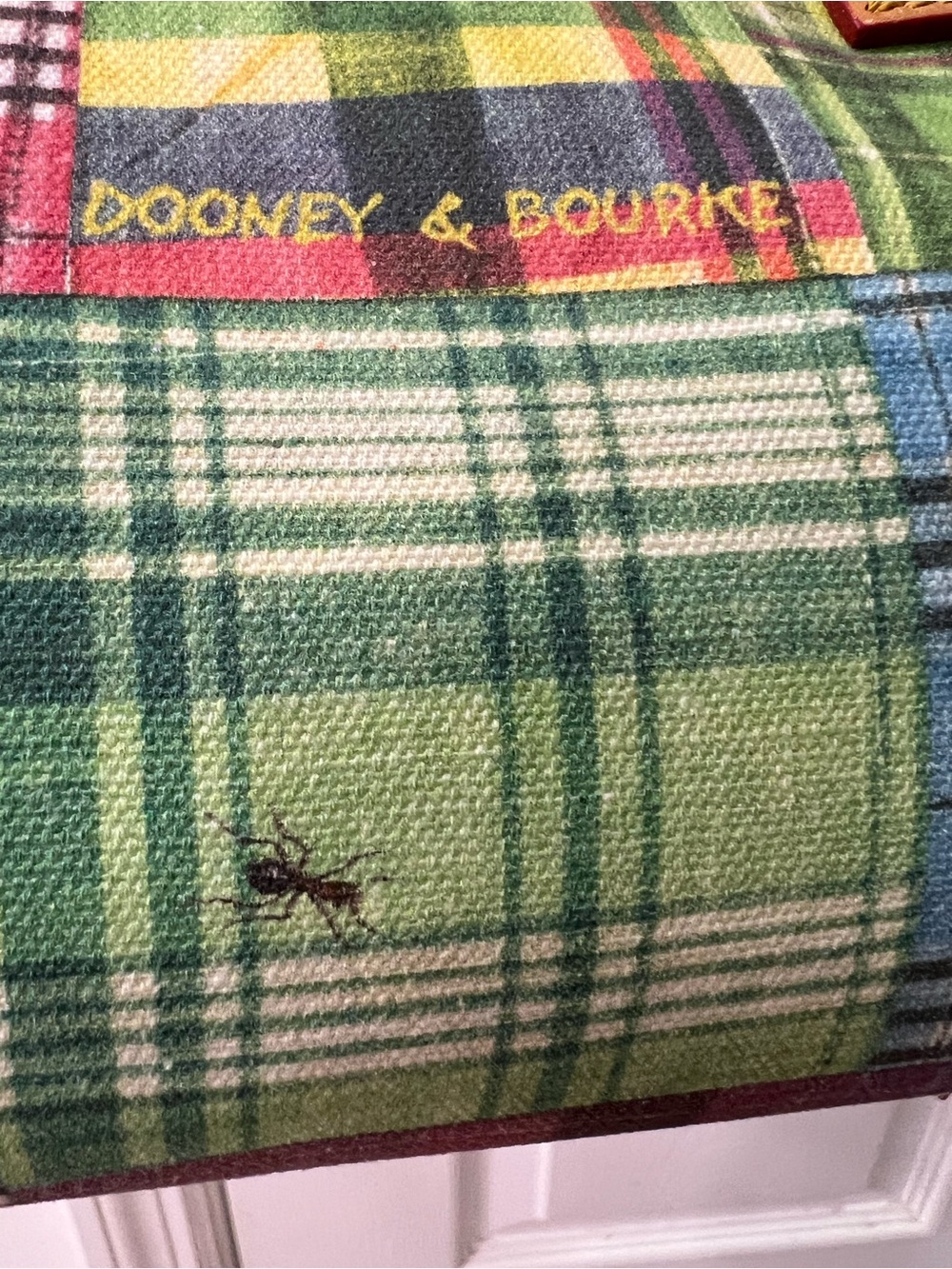 This is a vintage Dooney & Bourke Y2K "Picnic Ant" Madras bag leather handles - Picture 4 of 13